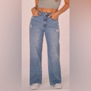 BCBGeneration Light Blue Wash High Rise Wide Leg Distressed Jeans Size 28